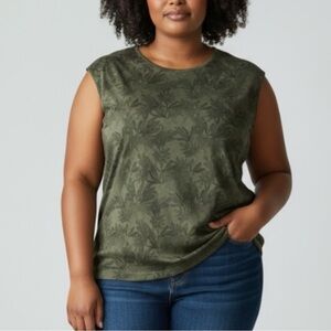 70. TABITHA WEBB Tank Top🐆🍃 - Ladies size XL